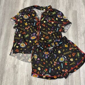 Parade women’s pajama set Italian dinnernaleepwear size medium 2 piece pjs